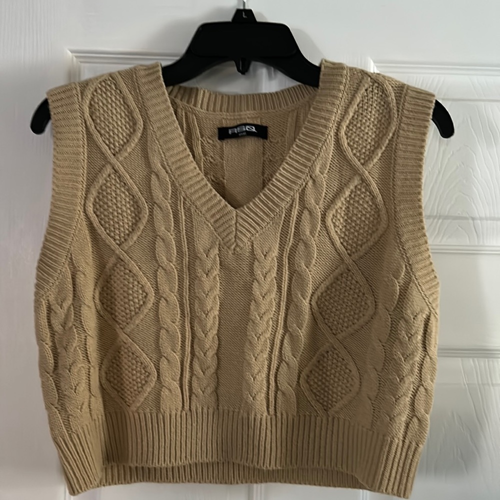 RSO Tullys vest women’s